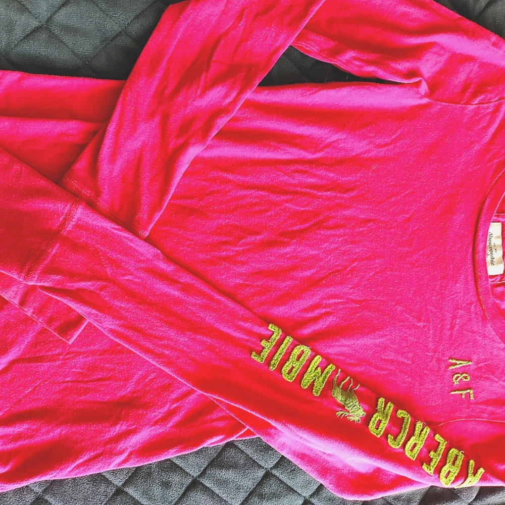 Abercrombie & Fitch Size Small